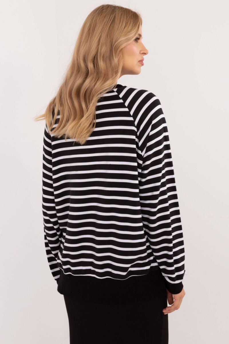 Blouse model 201836 Relevance - Image 3