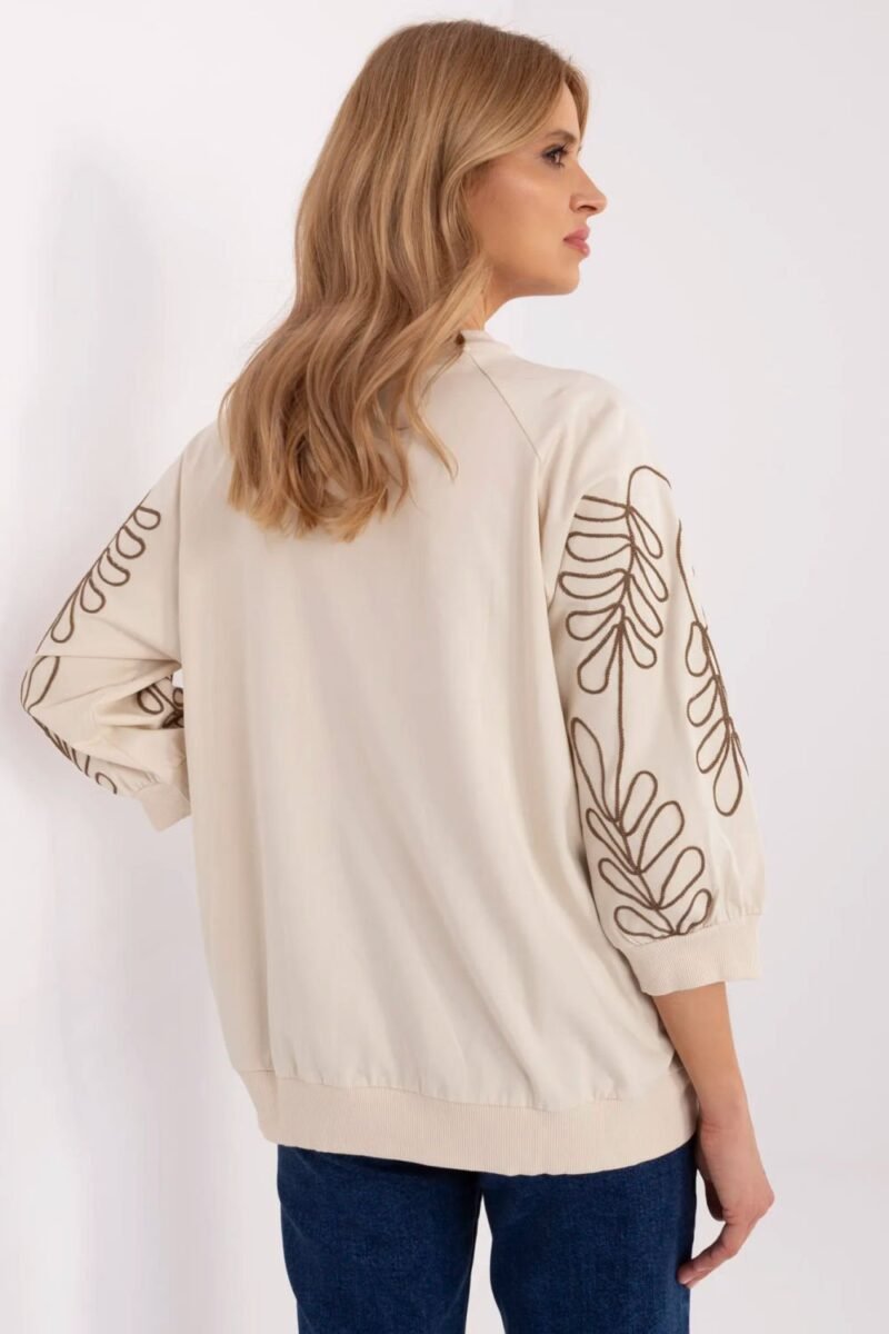 Sweatshirt model 209852 Relevance - Image 3